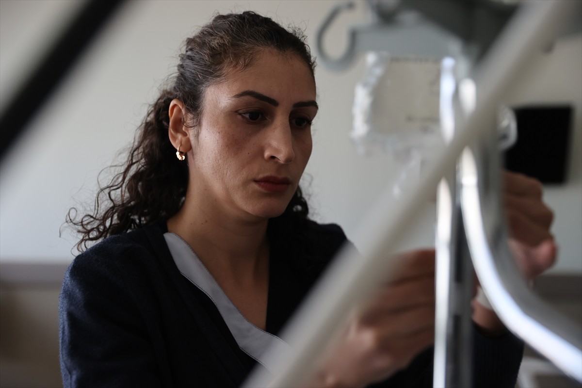 Kayseri Şehir Hastanesi Çocuk Palyatif Merkezinde çalışan doktor ve hemşireler, yoğun bakım...