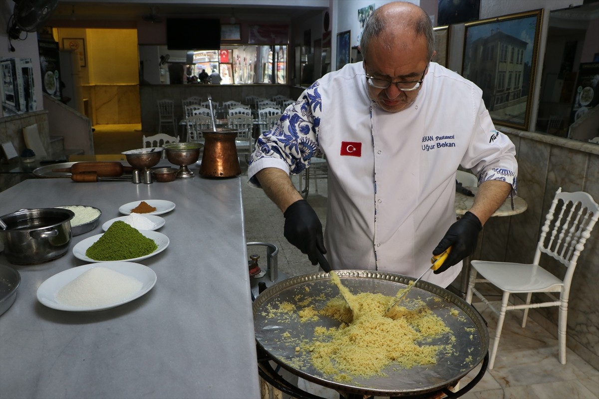 Kilis'in coğrafi işaret tescilli lezzeti "cennet çamuru", ramazanda damakları şenlendiriyor.