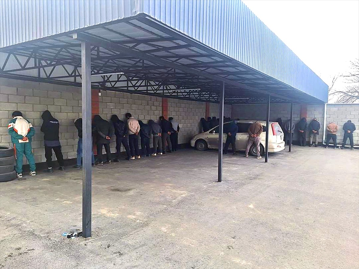 Kırgızistan Milli Güvenlik Devlet Komitesi, teröre yönelik operasyonlarda radikal grup üyesi 30...