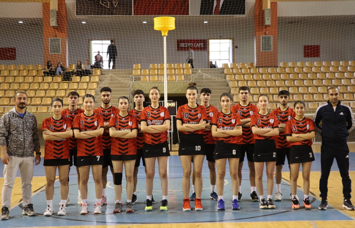 Kocaeli'de Türkiye Gelişmekte Olan Spor Branşları Federasyonu tarafından düzenlenen 19 Yaş Altı...