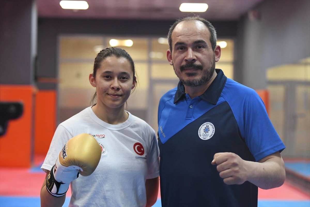 Konya'da milli formayı giyebilme hayalini gerçekleştiremeyen eski kick boksçu babasını...