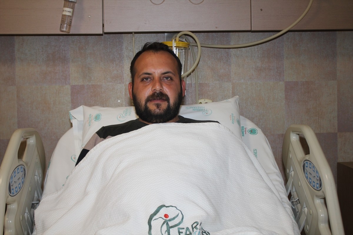 Konya'da yürümekte zorluk çeken ve ağrı şikayetiyle hastaneye başvuran hastanın ayağındaki yaradan...