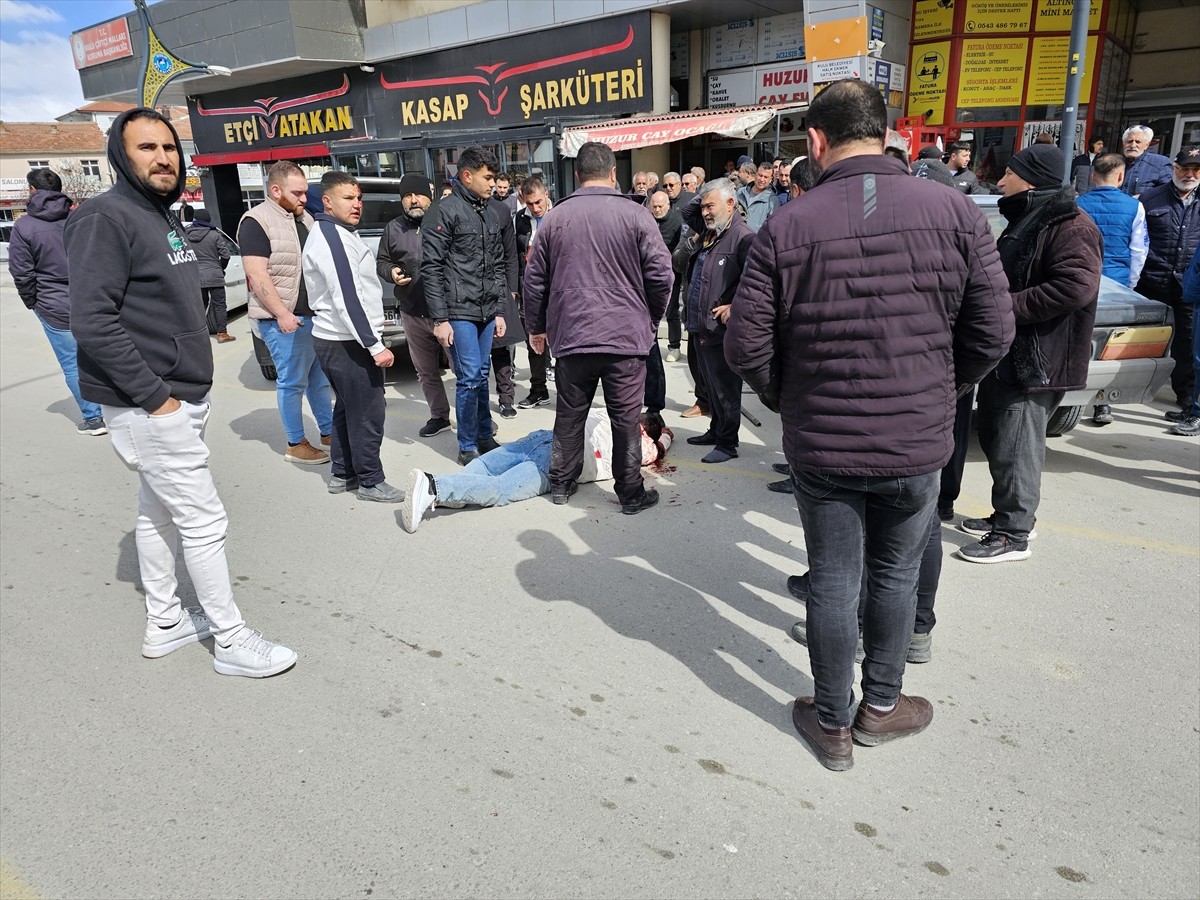 Konya'nın Kulu ilçesinde akraba olan ramazan davulcuları arasında çıkan kavgada 15 kişi...