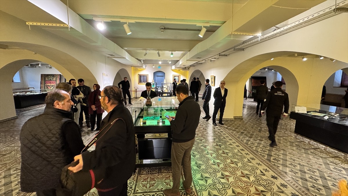 Konya Büyükşehir Belediyesi'nin ramazan etkinlikleri kapsamında, Mukaddes Emanetler Sergisi...