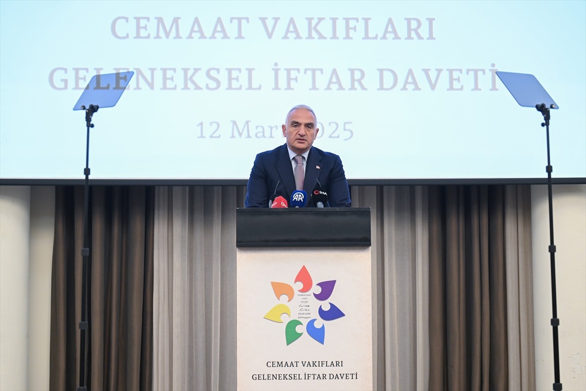 Kültür ve Turizm Bakanı Mehmet Nuri Ersoy, Cemaat Vakıflarının düzenlediği geleneksel iftar...