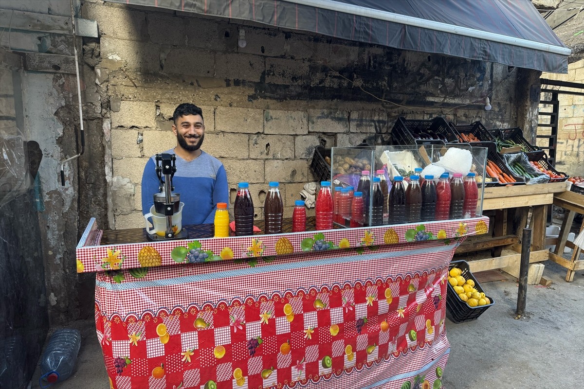 Lübnan'daki Burc el-Beracine Mülteci Kampı sakinleri, aradan geçen yıllara rağmen Filistin'e ait...