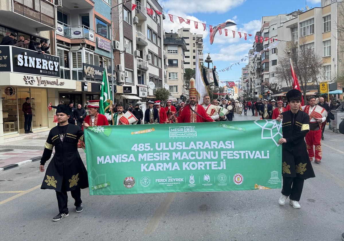 Manisa'da bu yıl 485'incisi düzenlenen Uluslararası Manisa Mesir Macunu Festivali başladı. Mesir...