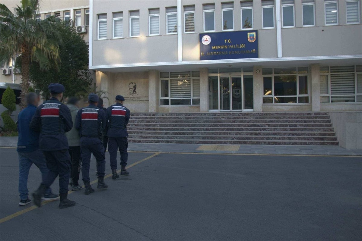 Mersin'de, kesinleşmiş hapis cezası bulunan 13 firari hükümlü ile çeşitli suçlardan aranan 704...