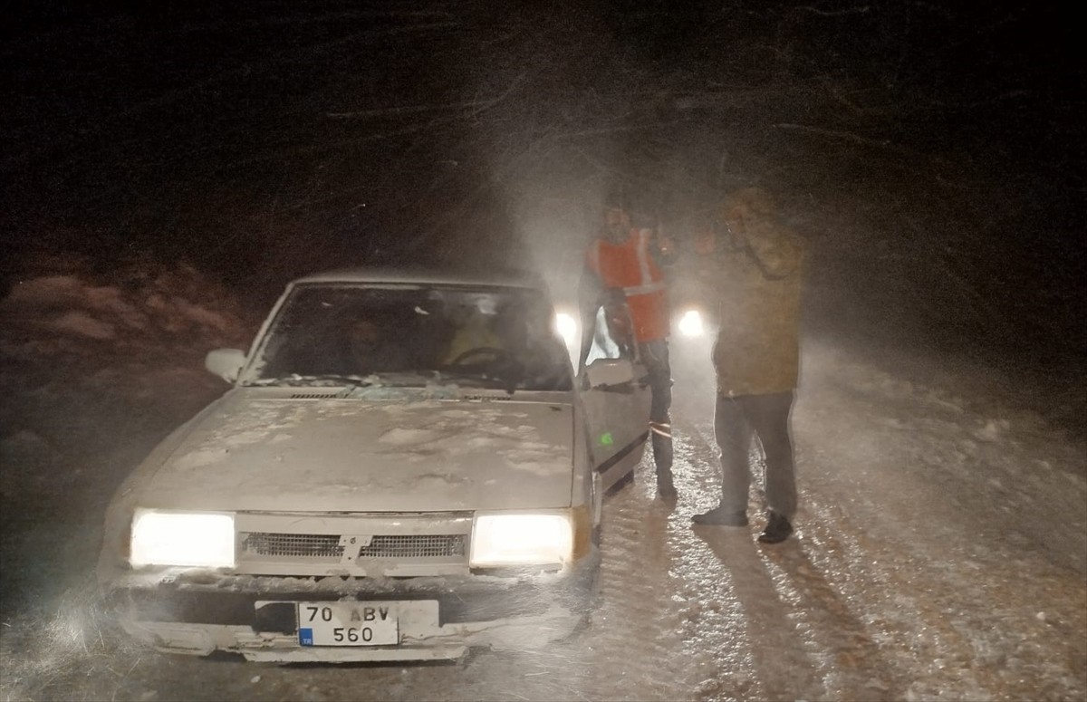 Mersin'in Mut ilçesinde, tipi nedeniyle yardım isteyen yakınları için gittikleri bölgede mahsur...