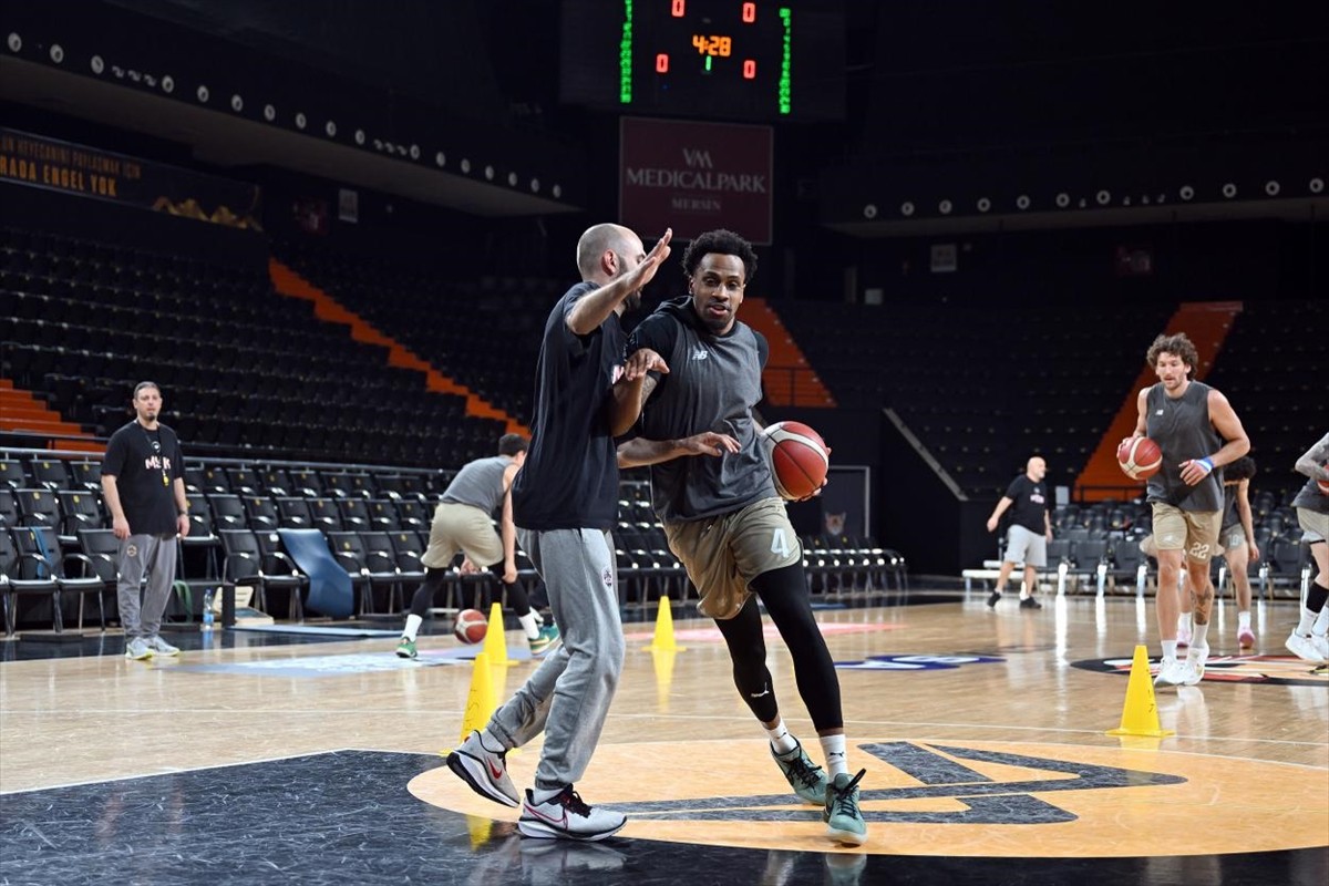 Mersin Spor, Türkiye Sigorta Basketbol Süper Ligi'nin 23. haftasında deplasmanda Fenerbahçe Beko...