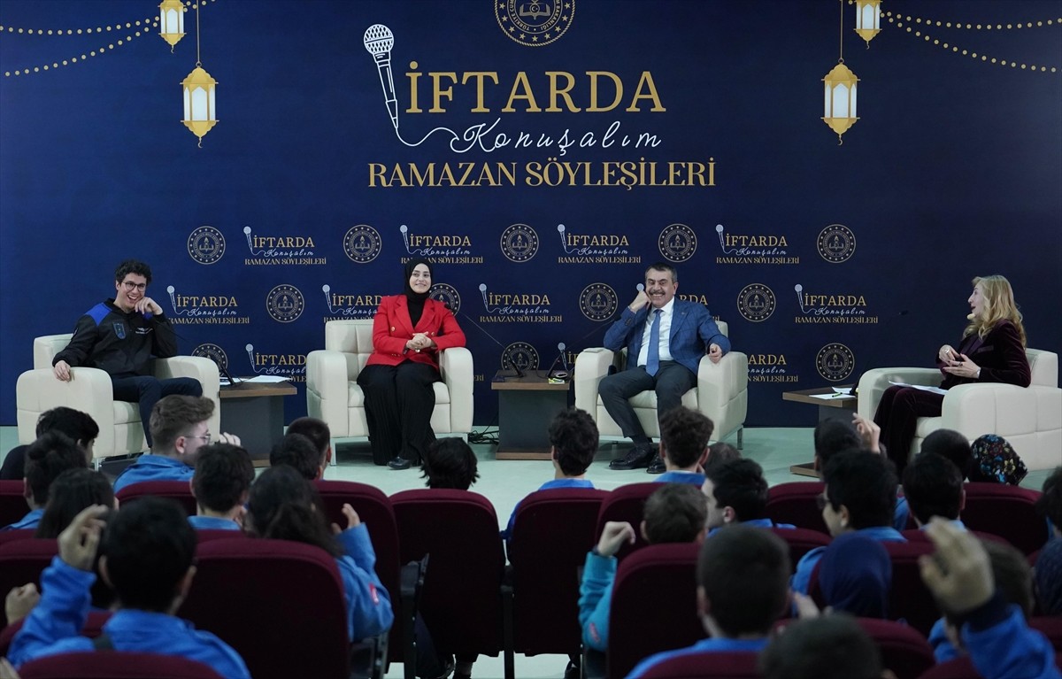 Milli Eğitim Bakanlığı (MEB) tarafından hayata geçirilen "İftarda Konuşalım" programının ikincisi...
