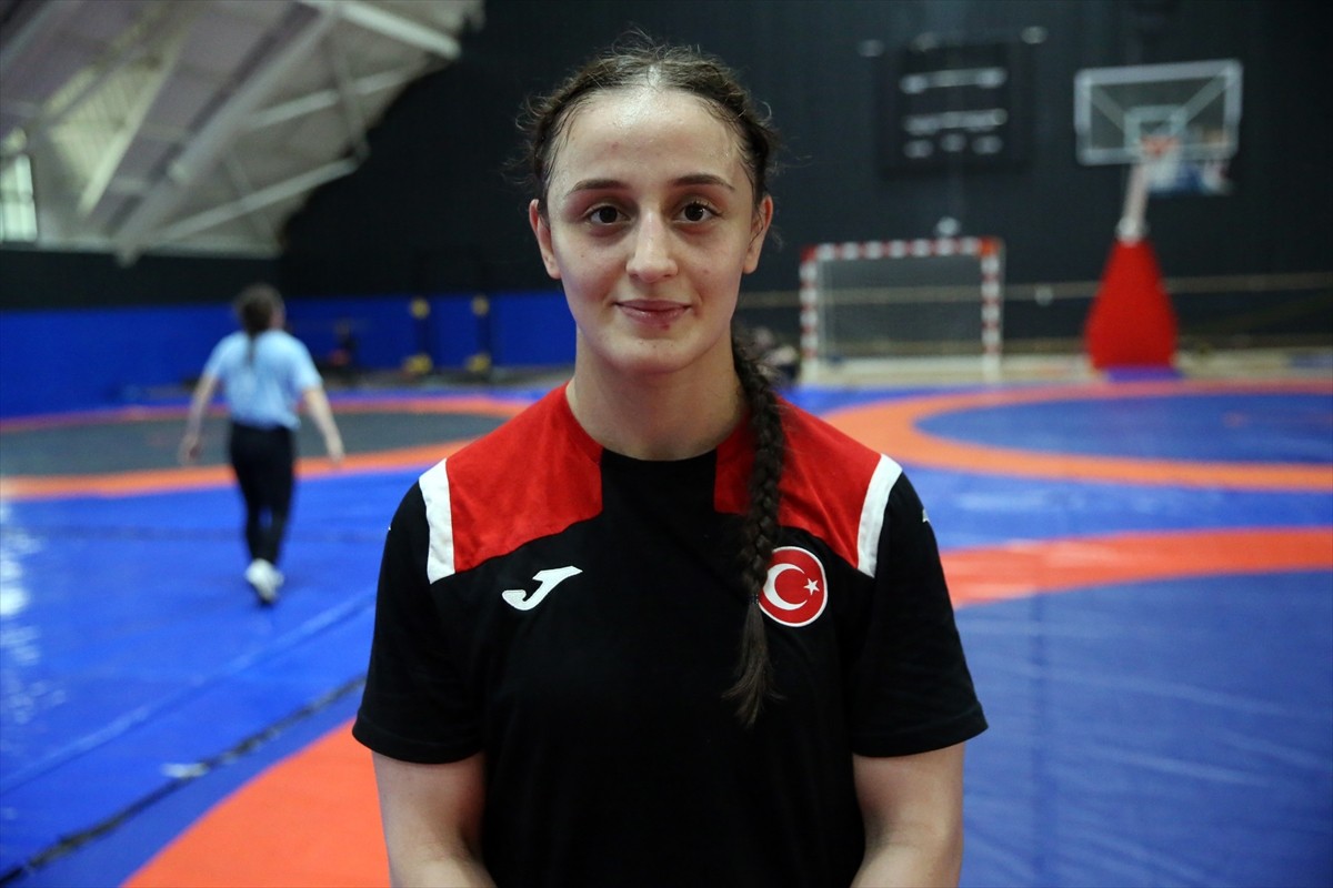 Milli güreşçi Selvi İlyasoğlu, yıldız ve gençlerdeki başarısını büyüklere taşıyarak Avrupa...