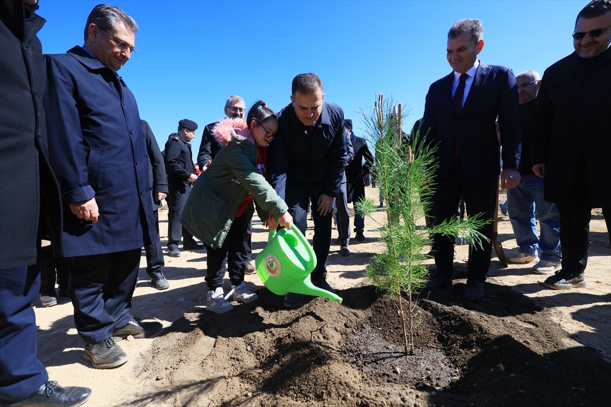  Muğla ve ilçelerinde "21 Mart Dünya Ormancılık Günü ve Orman Haftası" dolayısıyla düzenlenen...