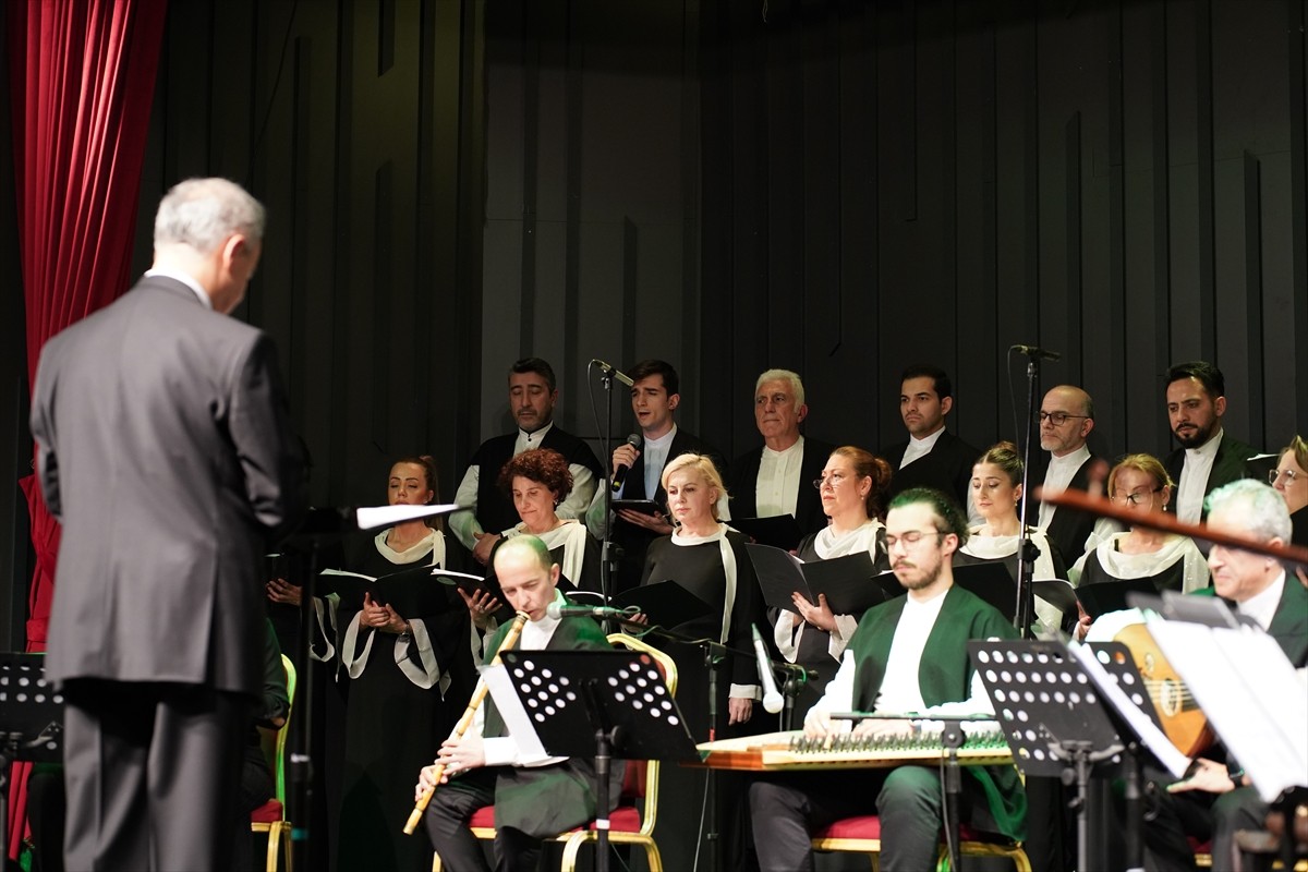 Musiki Eğitim Vakfı, Altunizade Kültür Merkezi'nde tasavvuf müziği konseri gerçekleştirdi....