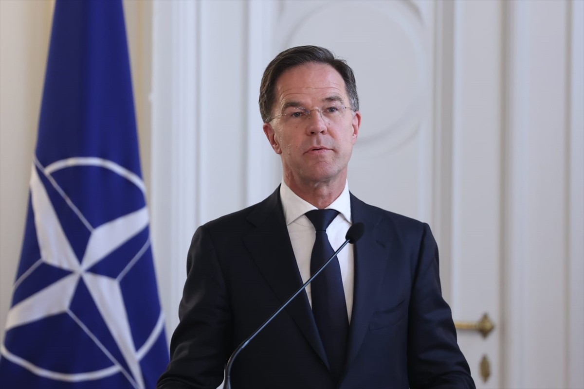 NATO Genel Sekreteri Mark Rutte, Bosna Hersek'in başkenti Saraybosna'da, Başkanlık Konseyi...