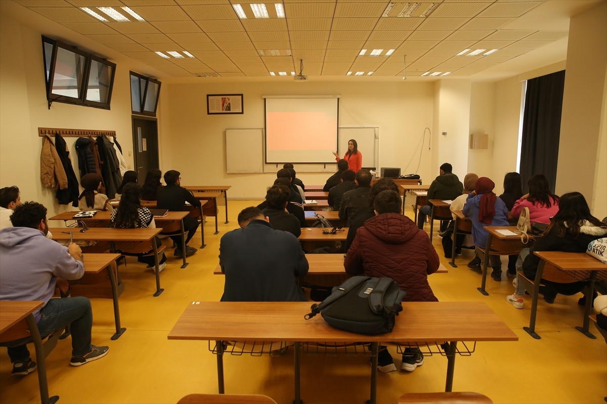 Niğde Ömer Halisdemir Üniversitesi Disiplinlerarası Dijital Tarım Yüksek Lisans Programı...