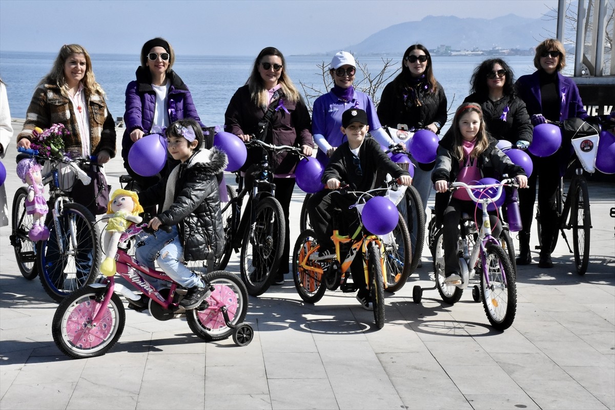 Ordu'da, 8 Mart Dünya Kadınlar Günü dolayısıyla çeşitli etkinlikler gerçekleştirildi. Ordu Barosu...