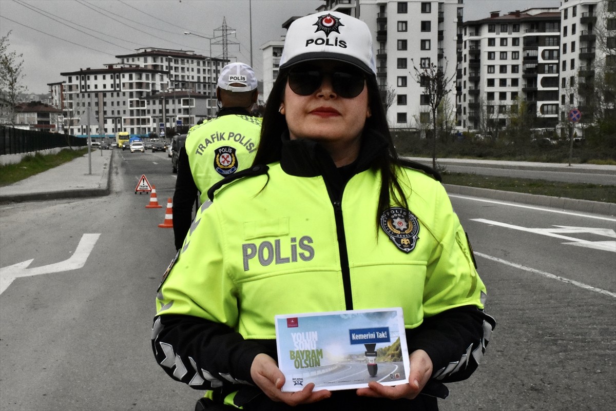 Ordu'da polis ekiplerince, Ramazan Bayramı tedbirleri kapsamında dron destekli trafik uygulaması...
