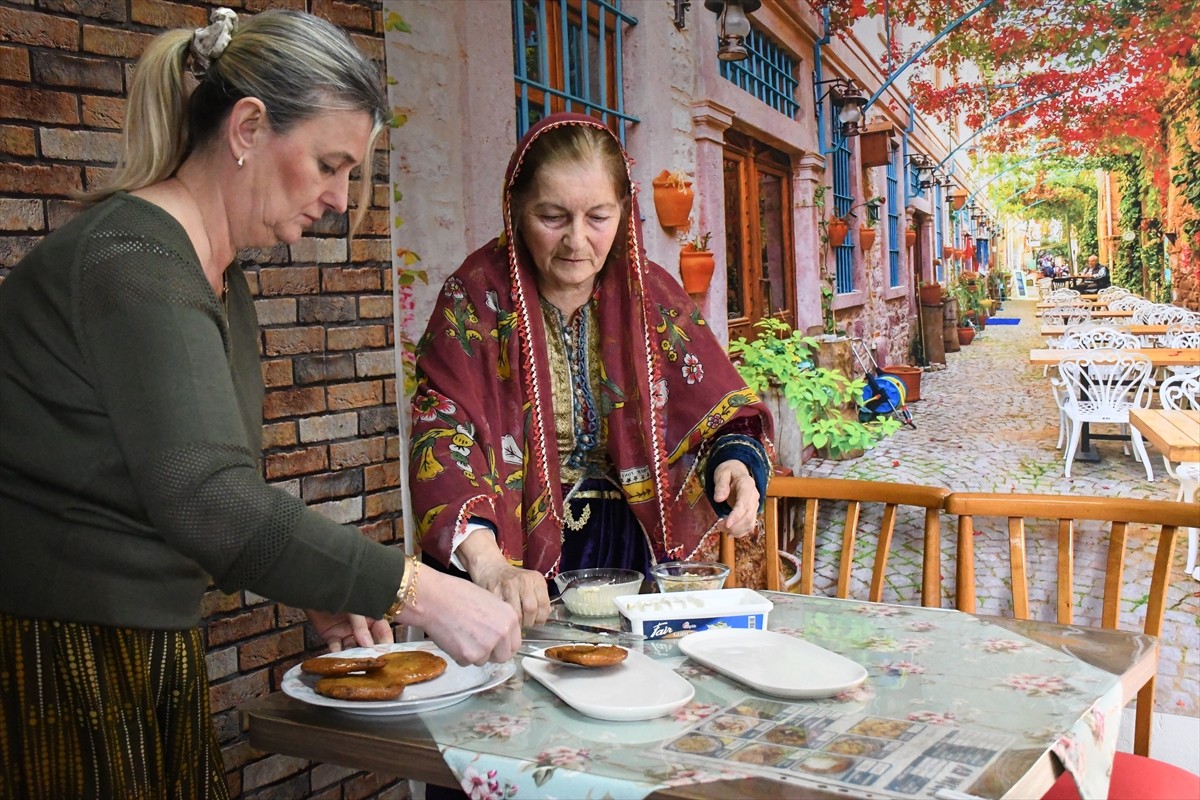 Orta Asya'dan göç ederek Düzce'nin Akçakoca ilçesine yerleşen Manav Türklerine ait Melengücceği...