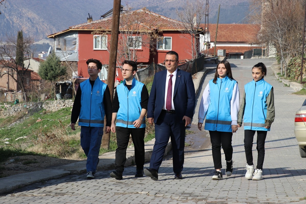 Osmanlı döneminde ihtiyaç sahiplerinin borçlarının ödendiği "zimem defteri" geleneğini Amasya'da...