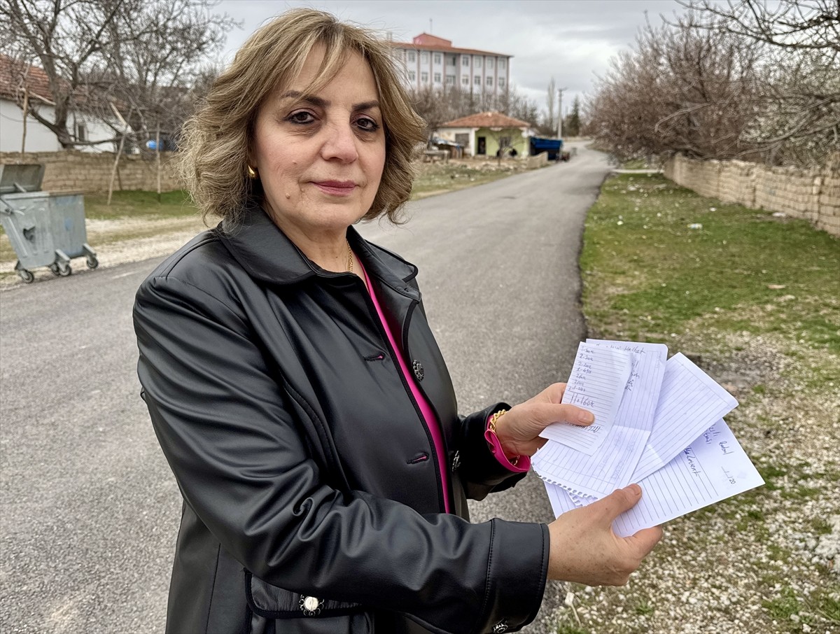 Osmanlı döneminden gelen, ihtiyaç sahiplerinin borçlarının ödendiği "zimem defteri" geleneği...