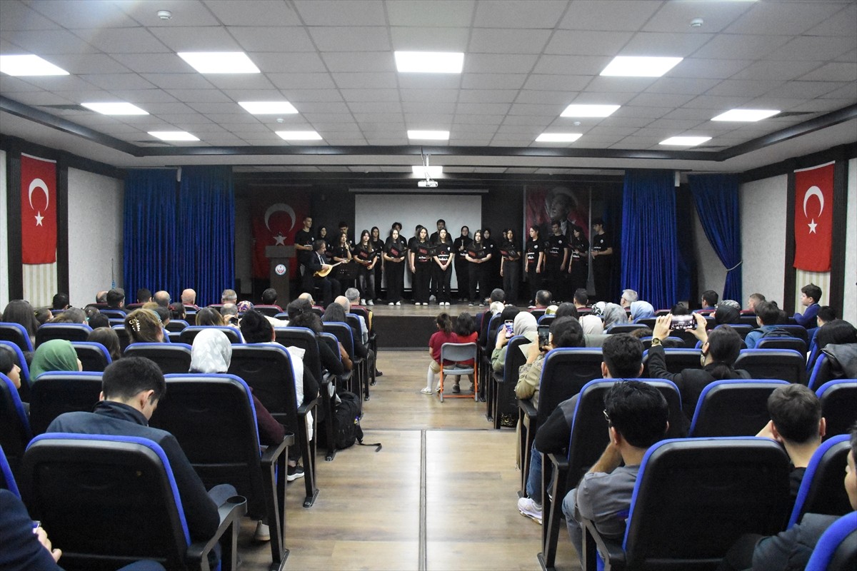 Özbekistan'ın başkenti Taşkent'te "12 Mart İstiklal Marşı'nın Kabulü" ile "18 Mart Şehitleri Anma...