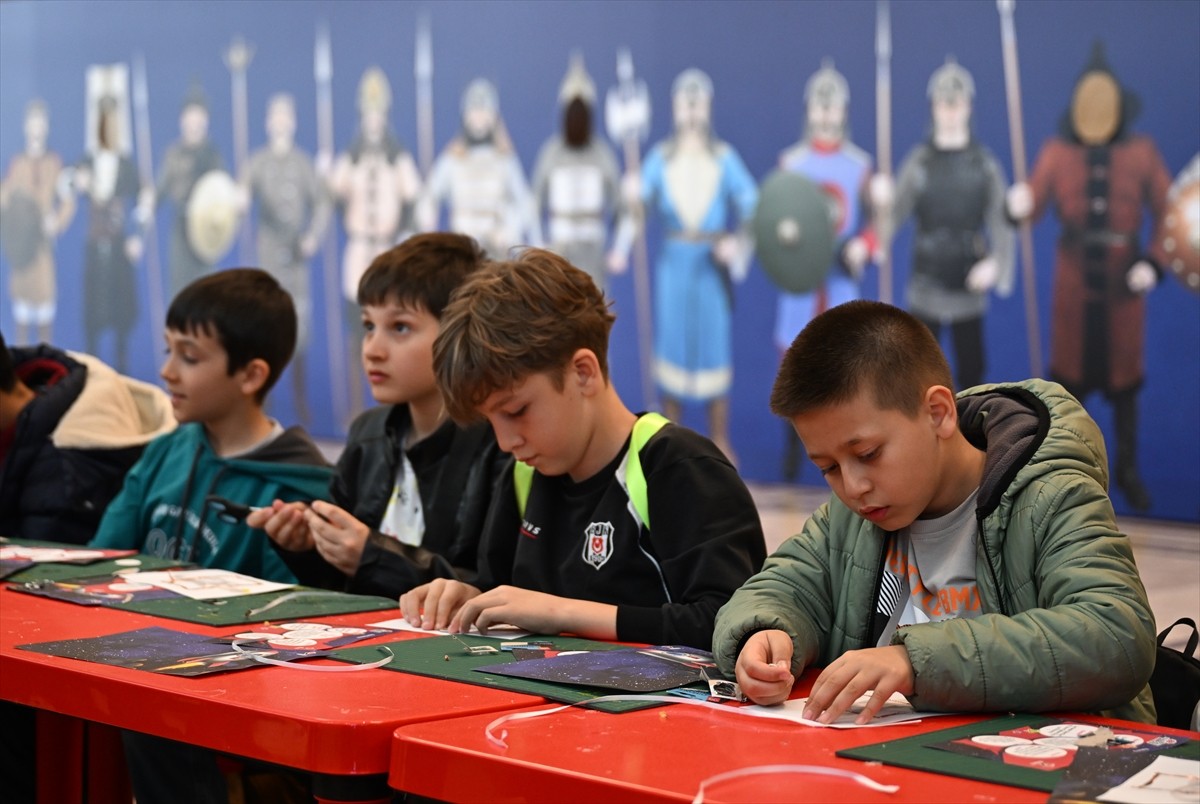 "Külliye'de Ramazan" etkinlikleri kapsamında çocuklar, aileleri ve öğretmenleriyle eğlenceli...