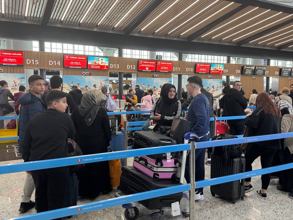 Ramazan Bayramı tatilinin 9 güne çıkartılması dolayısıyla memleketleri, tatil bölgeleri ve yurt...