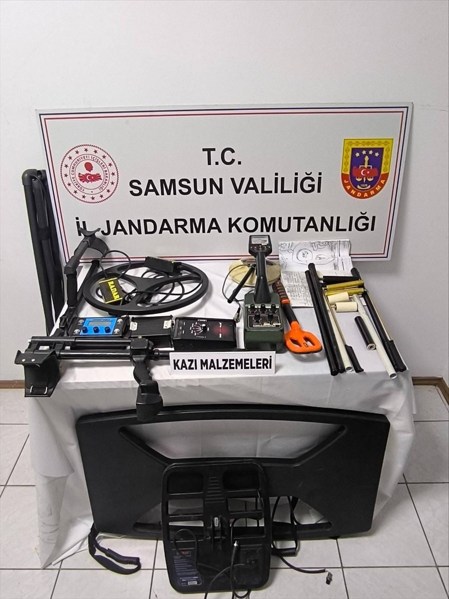 Samsun'da düzenlenen operasyonda izinsiz kazı yapan 11 zanlı gözaltına alındı. Adreslerde arama...