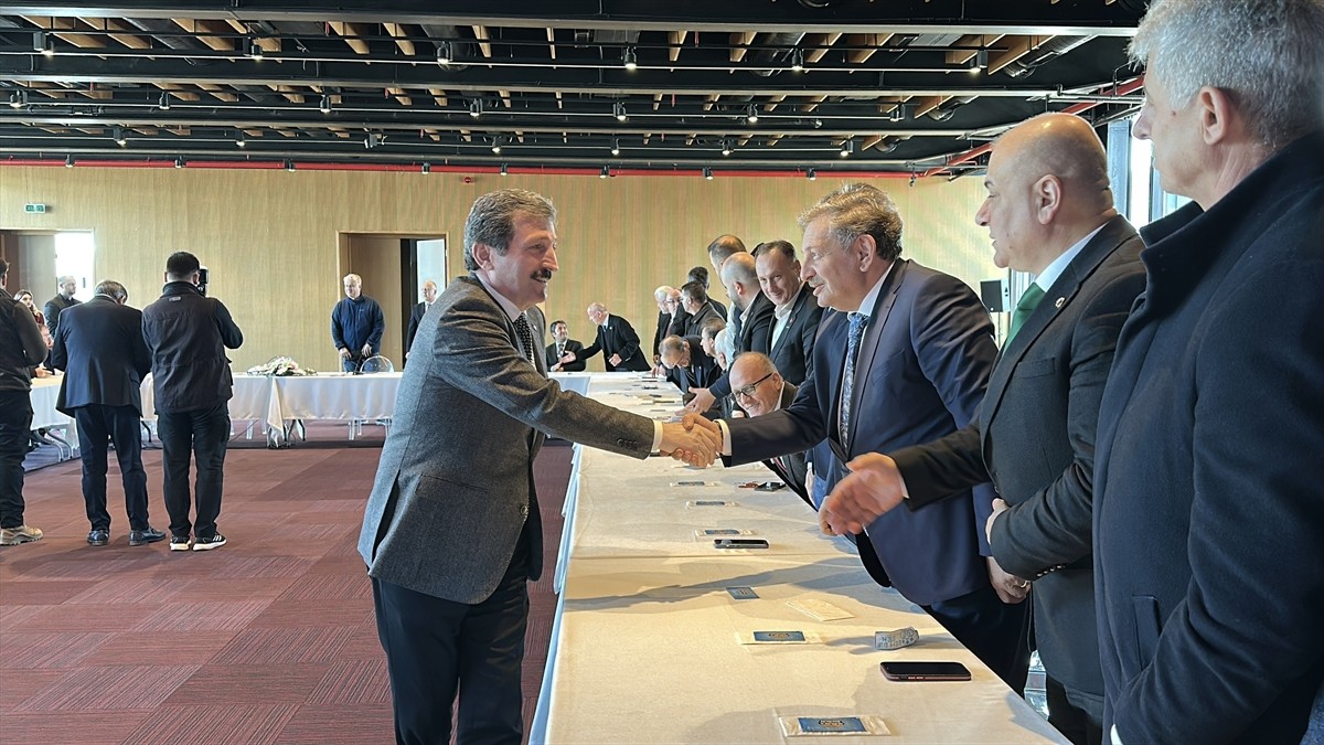 Samsun'da "Gazze İçin El Ele Yardım Kampanyası" hakkında bilgilendirme toplantısı düzenlendi. Vali...