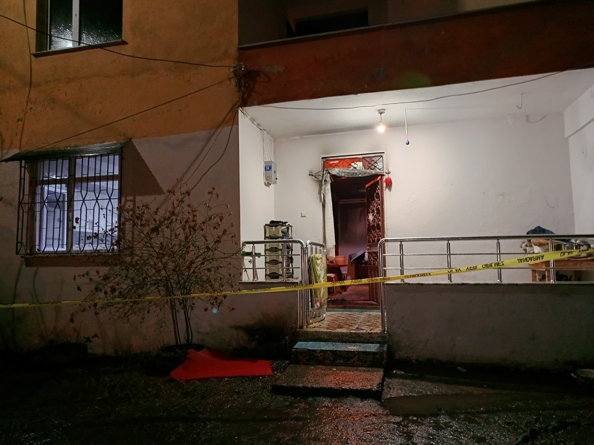 Samsun'un Terme ilçesinde bir kadını öldürüp yakan şüphelilerin yakalanması için çalışma...