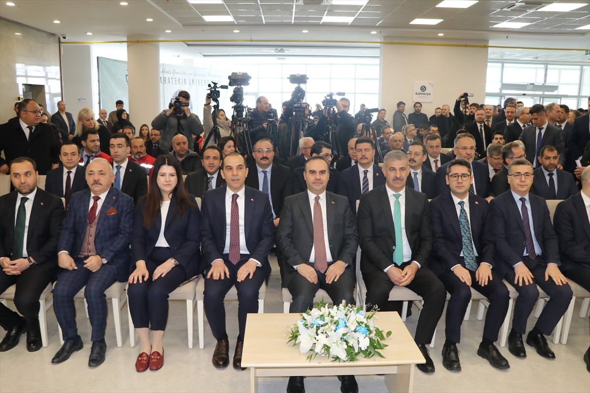 Sanayi ve Teknoloji Bakanı Mehmet Fatih Kacır, Çankırı Yakınkent Organize Sanayi Bölgesi'nde...