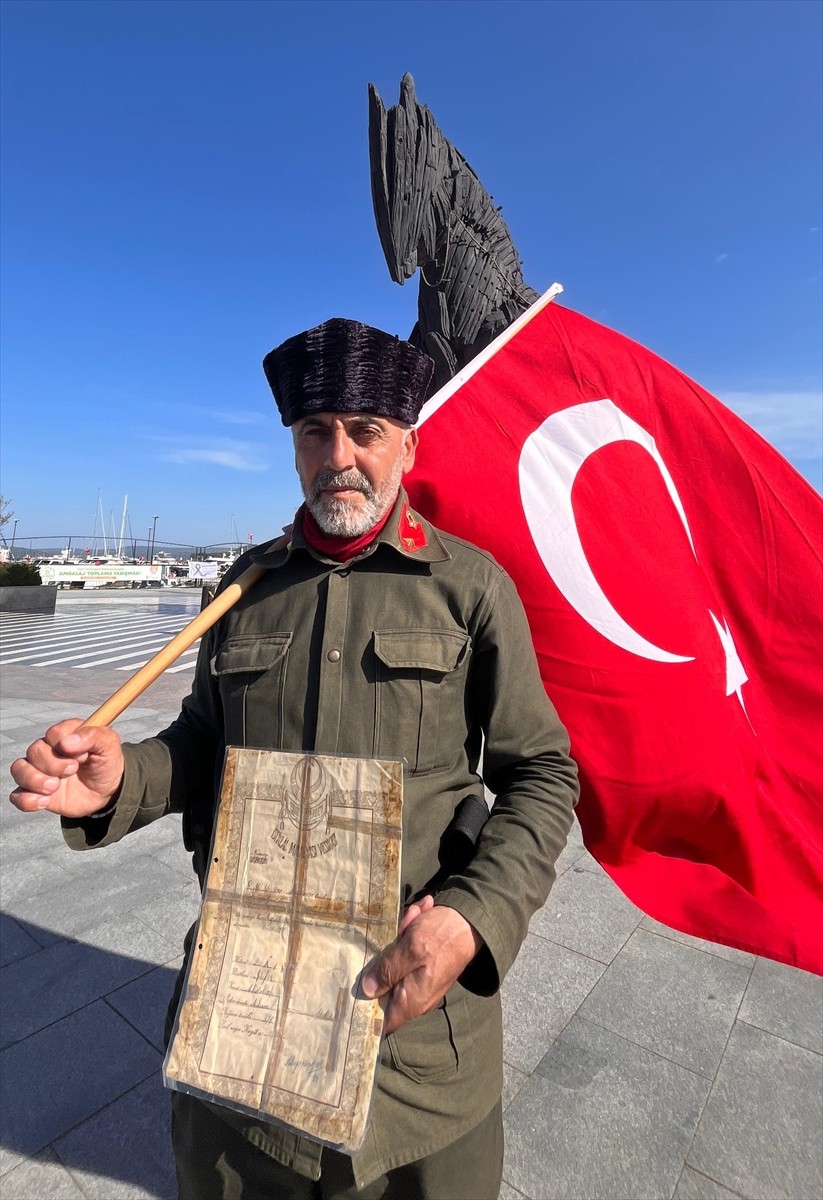 Şehitlerin anısına 7 yıldır İstanbul'dan Çanakkale'ye yürüyen gazi torunu Saffet Gümüş, 3 Mart'ta...