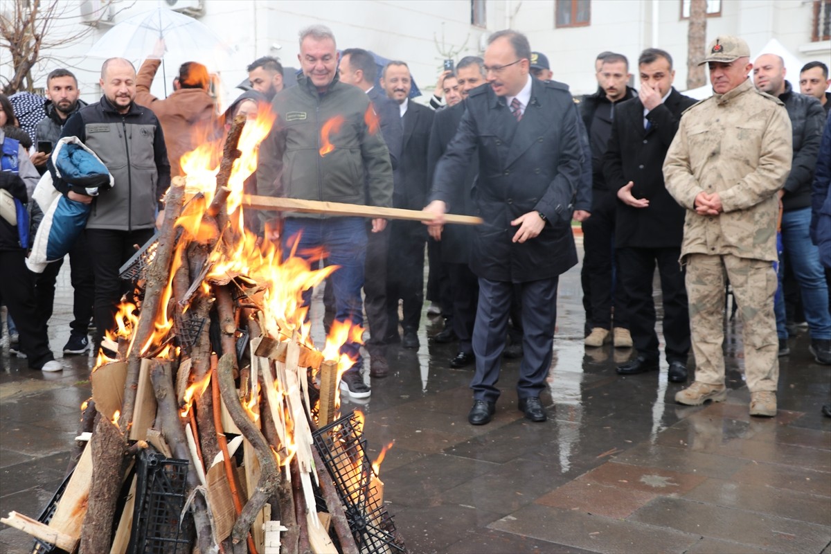 Siirt'te Nevruz Bayramı dolayısıyla etkinlik düzenlendi. Vali ve Belediye Başkan Vekili Kemal...
