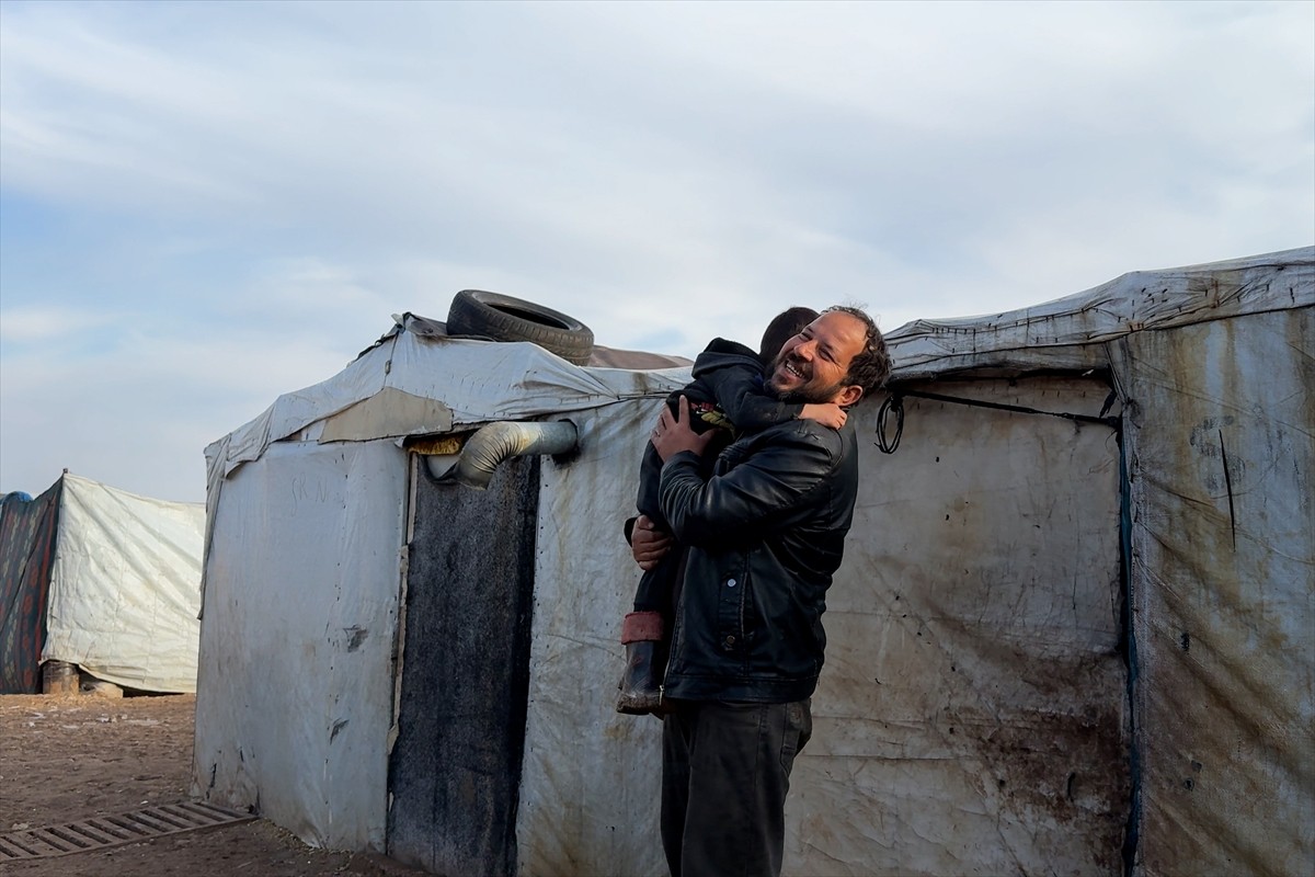 Suriye'de 2016 yılında yaşadığı Halep'ten zorla yerinden edilen Casim Ebu Muhammed'in 9 yıl sonra...