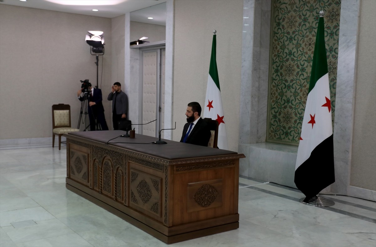 Suriye Cumhurbaşkanı Ahmed Şara, Usame Rifai'yi ülkenin Genel Müftülüğüne atadı. Cumhurbaşkanlığı...