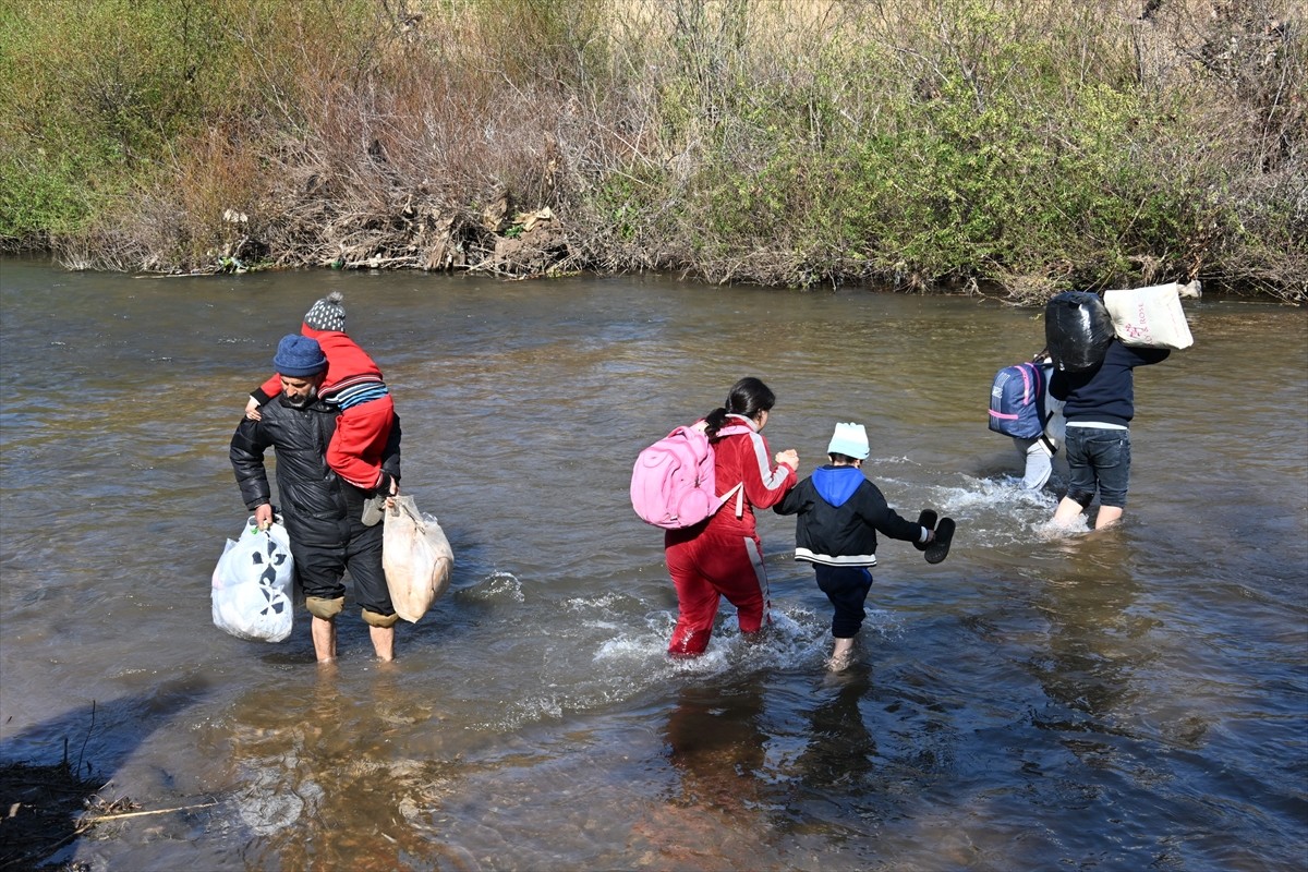 Suriye’nin Lazkiye ili başta olmak üzere sahil bölgelerinde yaşanan çatışmalar nedeniyle...