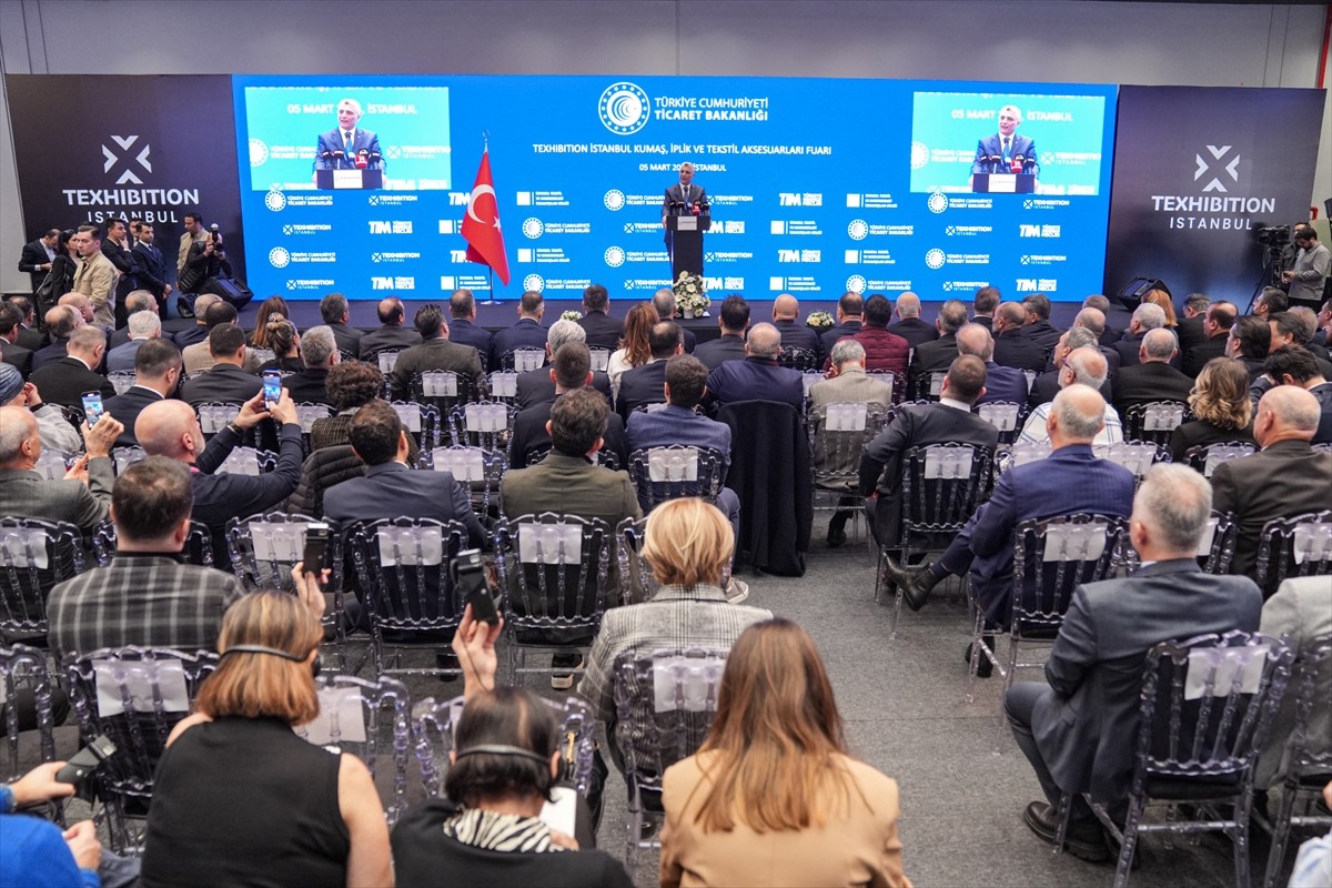 Ticaret Bakanı Ömer Bolat, İstanbul Tekstil ve Hammaddeleri İhracatçıları Birliği (İTHİB)...