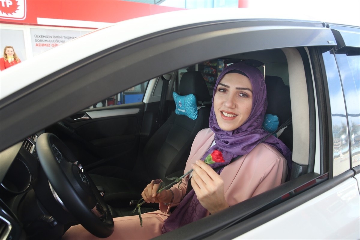 Tokat'ın Zile ilçesinde yöneticisi kadın olan akaryakıt istasyonu, 8 Mart Dünya Kadınlar Günü...