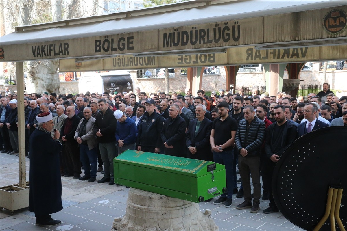 Tokat'ta 6. kattaki dairenin mutfak penceresinden düşerek hayatını kaybeden 4 yaşındaki çocuğun...