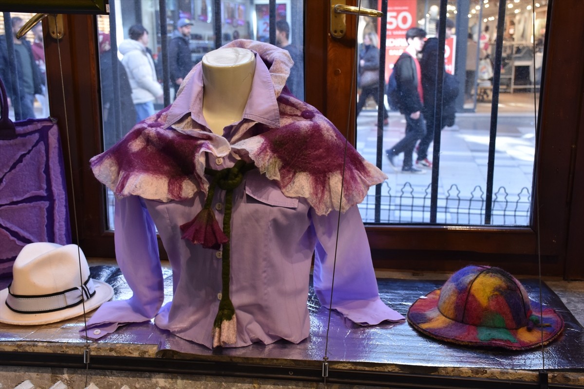 Trabzon'da 8 Mart Dünya Kadınlar Günü dolayısıyla "Zanaattan Sanata Keçe" isimli sergi açıldı....