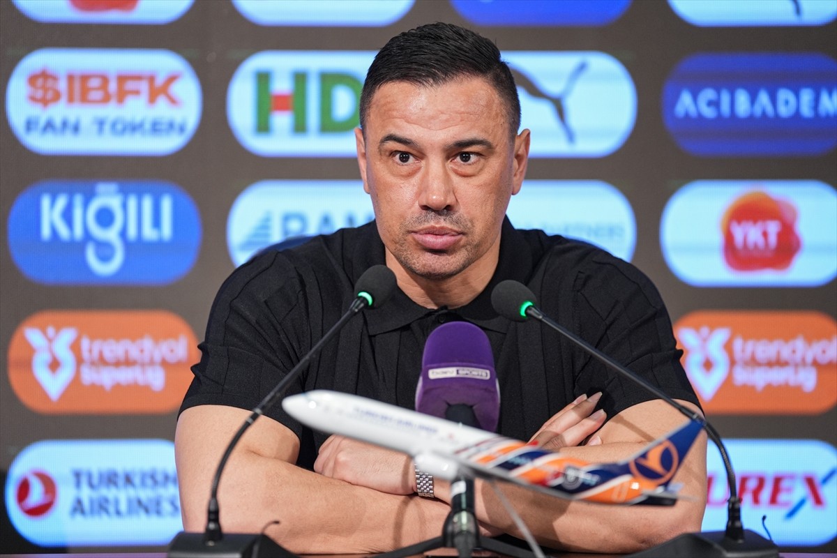 Trendyol Süper Lig'in 28. haftasında, RAMS Başakşehir ile Trabzonspor takımları Başakşehir Fatih...