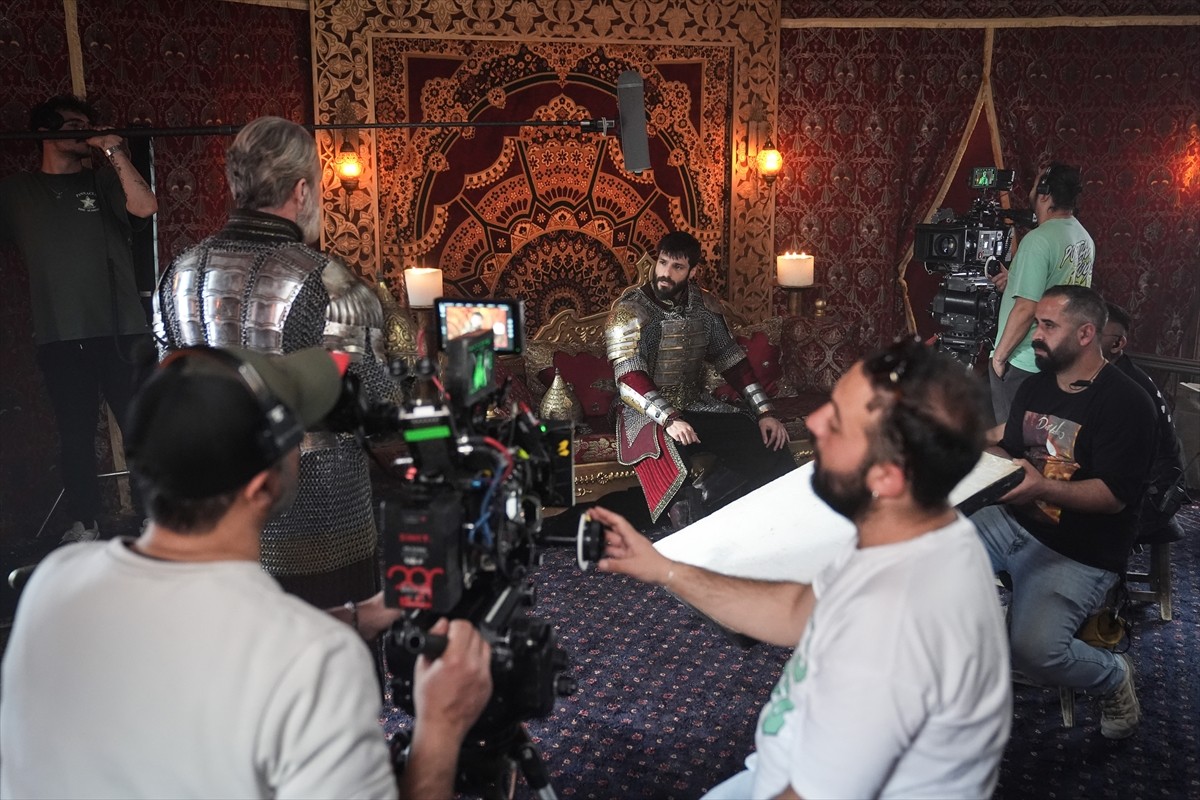 TRT 1 ekranlarında her salı yayınlanan "Mehmet: Fetihler Sultanı" dizisi, entelektüel kişiliğiyle...