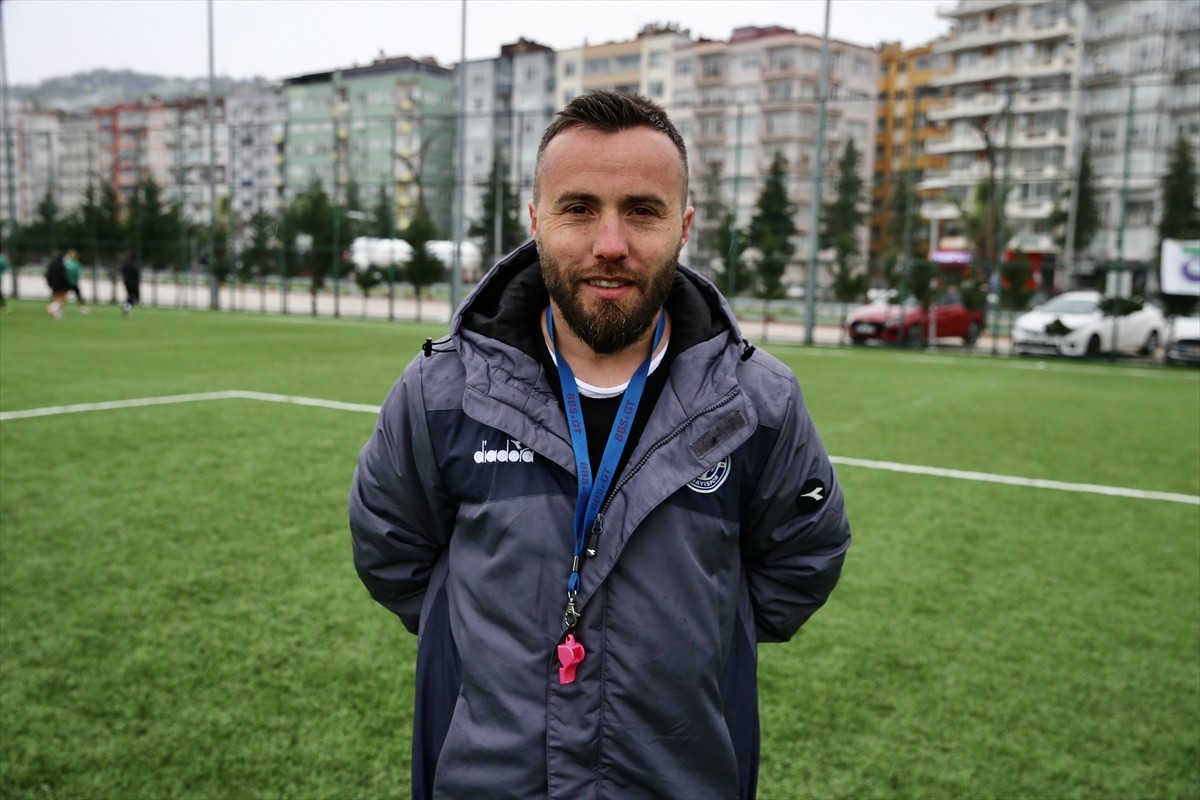 Turkcell Kadın Futbol Süper Ligi'ne yükselmeye hak kazanan Giresun Sanayispor, son maçından galip...