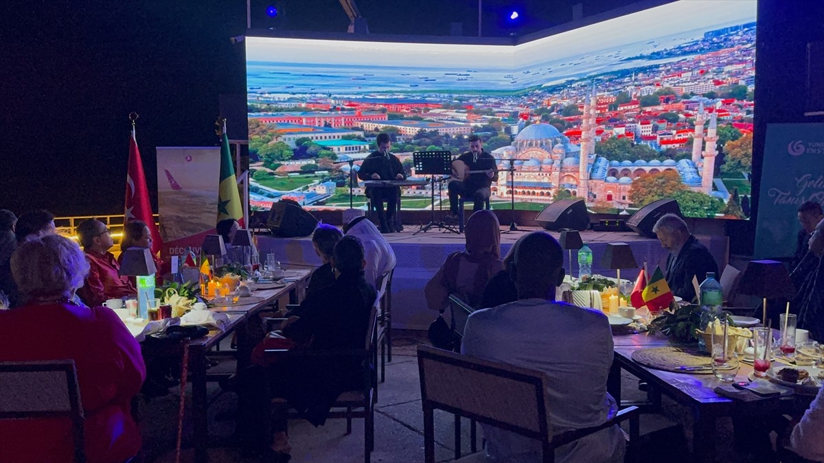 Türkiye'nin Dakar Büyükelçiliği, Senegal'de iftar programı düzenledi. Türkiye'nin Dakar...