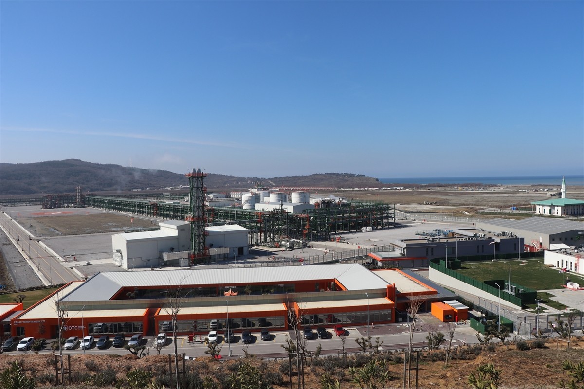 Türkiye'nin doğal gaz üretimine ve enerji bağımsızlığı hedefine yürümesinde büyük rol oynayan...