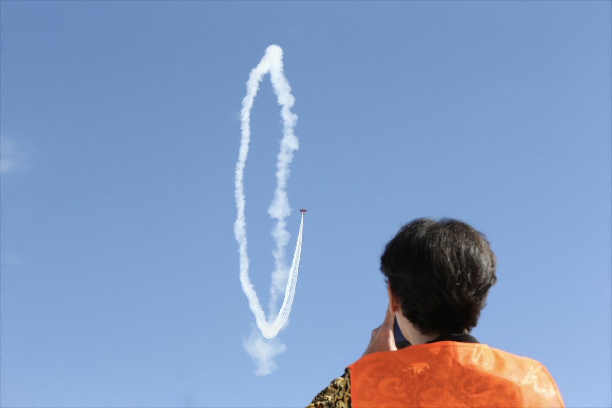 Türkiye'nin tek sivil kadın akrobasi pilotu Semin Öztürk Şener, Eskişehir'in Sivrihisar ilçesinde...