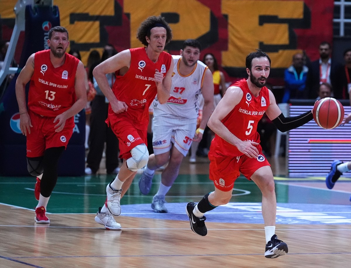 Türkiye Basketbol İkinci Ligi Final Grubu'ndaki Kahramanmaraş İstiklal, 1. Lig vizesi almak için...