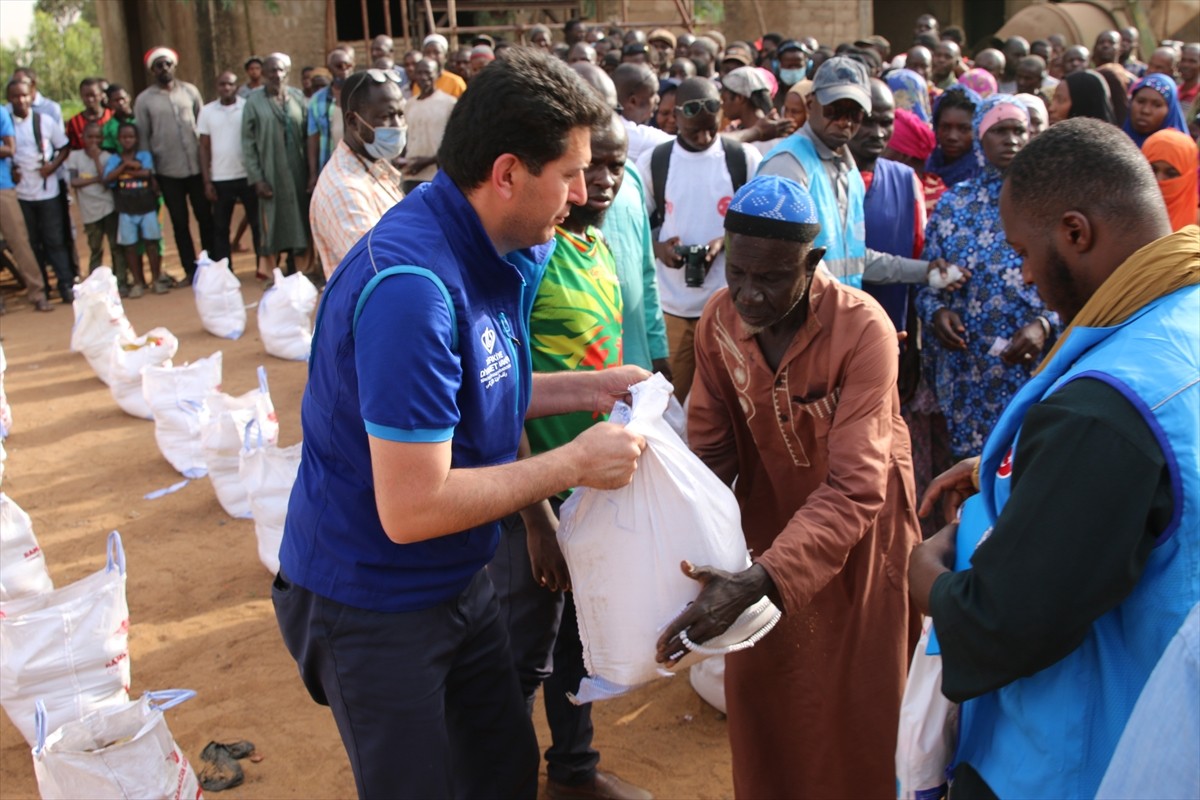 Türkiye Diyanet Vakfı (TDV), ramazan ayında "Kardeşlerini Unutma, Beklenen Sensin" temasıyla yurt...