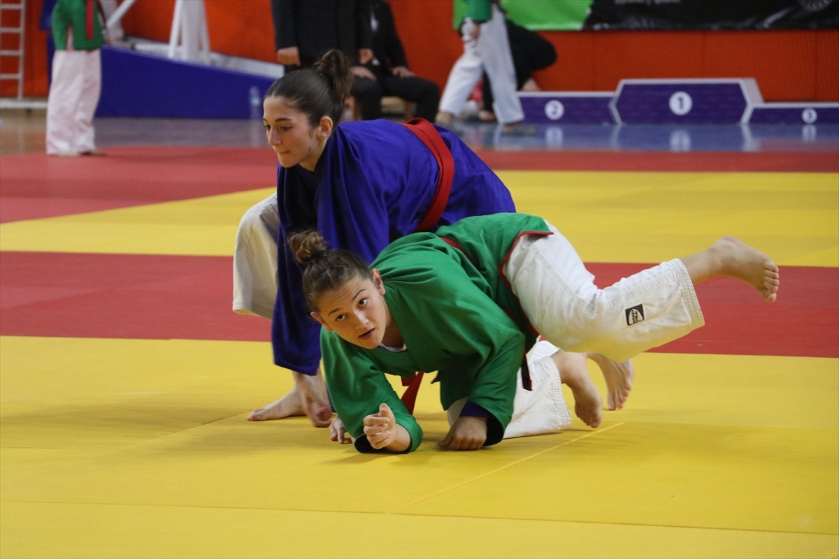 Türkiye Gelişmekte Olan Spor Branşları Federasyonu tarafından Burdur'da düzenlenen Gençler Türkiye...